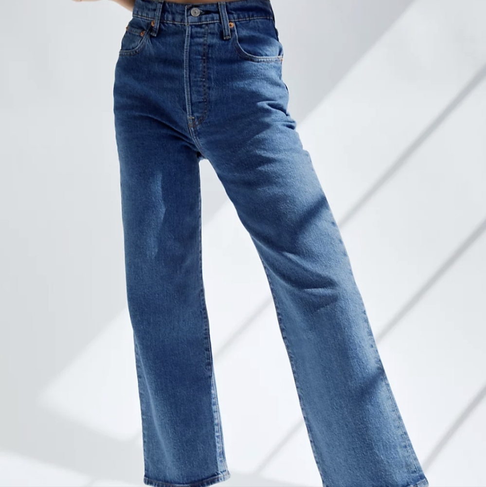 Levi's Ribcage Straight Ankle Jean - Picture 2 of 4